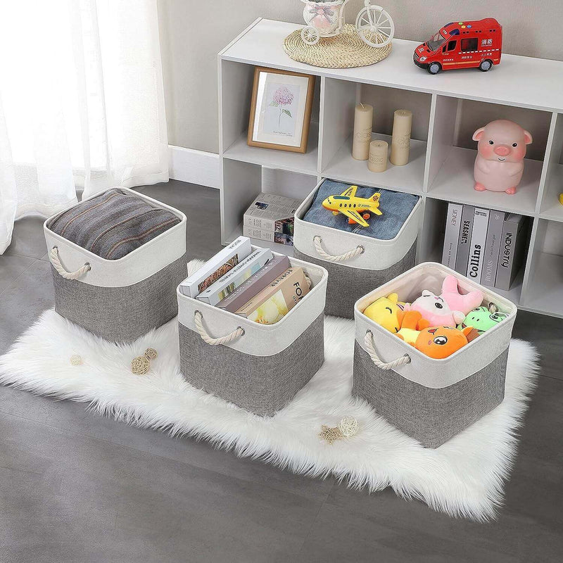 Stoff-Aufbewahrungsbox im Würfelregal – grauer Korb mit Seilgriffen, faltbar; für Spielzeug, Decken und Kleidung im Wohnzimmer